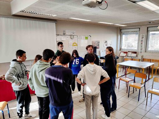 Les 3A de la Segpa font leur spectacle à l'Ehpad - Actualités - Collège ...