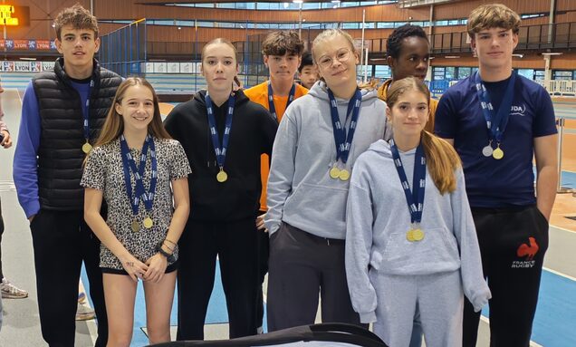 Les minimes champions du Rhône établissement lancer et vitesse